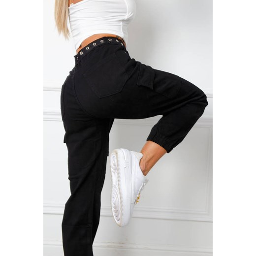 SPODNIE JEANSOWE MOM FIT BOJÓWKI + PASEK - CZARNE ze sklepu olika.com.pl w kategorii Jeansy damskie - zdjęcie 178968828