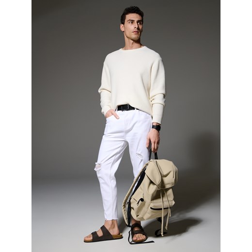 Sinsay - Jeansy carrot fit - biały Sinsay 38 Sinsay