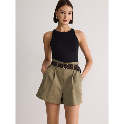 Reserved - Szorty z plecionym paskiem - zielony ze sklepu Reserved w kategorii Szorty - zdjęcie 179019665
