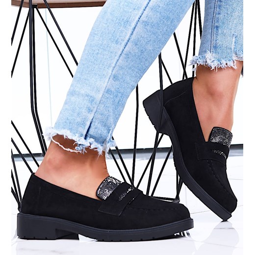 Czarne zamszowe półbuty loafersy na niskim obcasie /A10-2 15483 T386/ ze sklepu Pantofelek24.pl w kategorii Półbuty damskie - zdjęcie 179047866