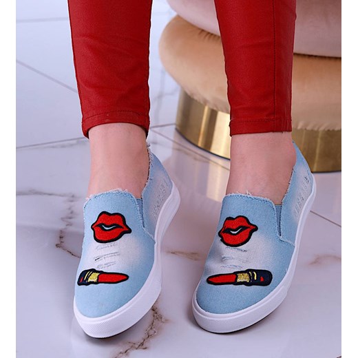 Niebieskie tenisówki damskie slip'on z naszywkami /G3-2 13406 T198/ ze sklepu Pantofelek24.pl w kategorii Trampki damskie - zdjęcie 179052619