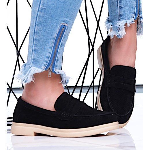 Czarne ażurowe półbuty loafersy na niskim obcasie /F8-2 16048 T275/ ze sklepu Pantofelek24.pl w kategorii Mokasyny damskie - zdjęcie 179053029
