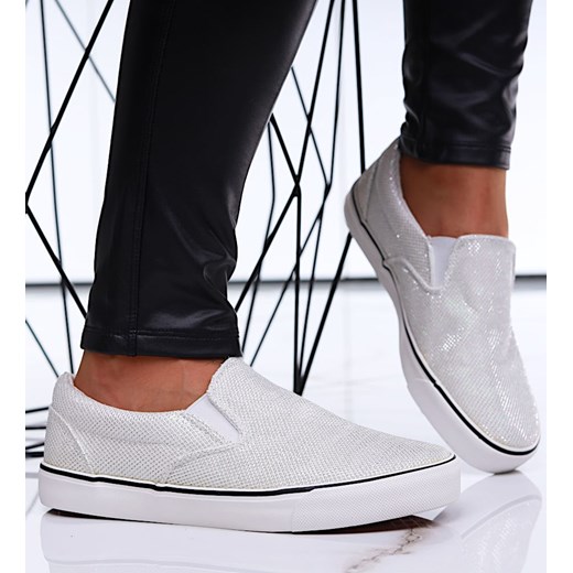 Wsuwane tenisówki damskie slip on Białe /E4-3 16767 G7-38/ ze sklepu Pantofelek24.pl w kategorii Trampki damskie - zdjęcie 179054056