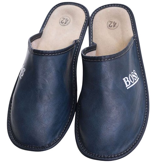 Skórzane męskie kapcie na prezent Boss Granatowe /F1-1 7893 S196/ ze sklepu Pantofelek24.pl w kategorii Kapcie męskie - zdjęcie 179061386