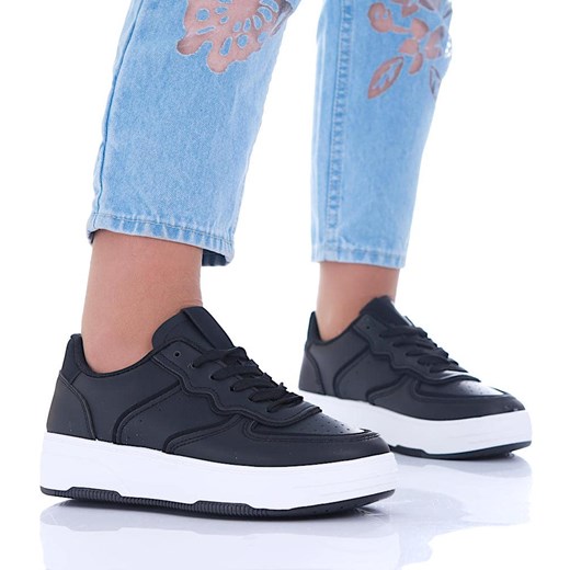 Wiązane sportowe buty damskie czarne /D7-2 13911 T292/ ze sklepu Pantofelek24.pl w kategorii Trampki damskie - zdjęcie 179066575