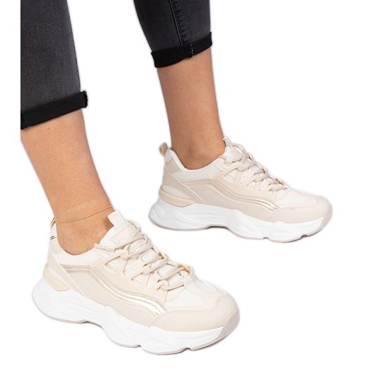 Beżowe damskie sneakersy ze złotym dodatkiem beżowy ze sklepu ButyModne.pl w kategorii Buty sportowe damskie - zdjęcie 179067546