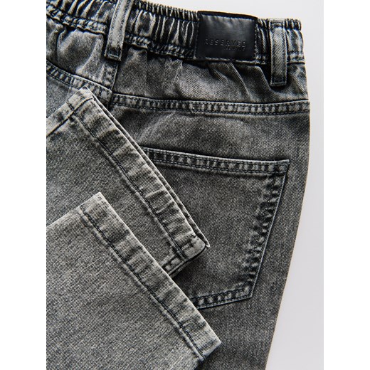 Szare spodnie chłopięce Reserved 