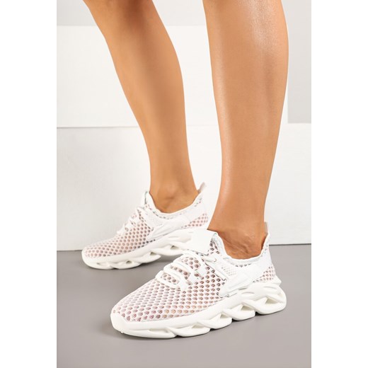 Białe Sneakersy Siateczkowe na Podeszwie z Ozdobnymi Żłobieniami Sanovi ze sklepu born2be.pl w kategorii Buty sportowe damskie - zdjęcie 179076097