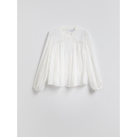 Bluzka damska Reserved biała z długim rękawem 