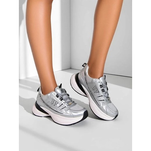 Royalfashion Sportowe sneakersy damskie na grubszej podeszwie Roality ze sklepu royalfashion.pl w kategorii Buty sportowe damskie - zdjęcie 179100685