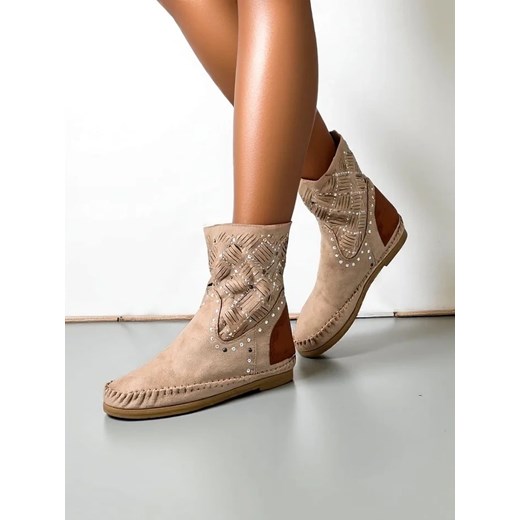 Botki beżowe Royalfashion.pl bez zapięcia na jesień 