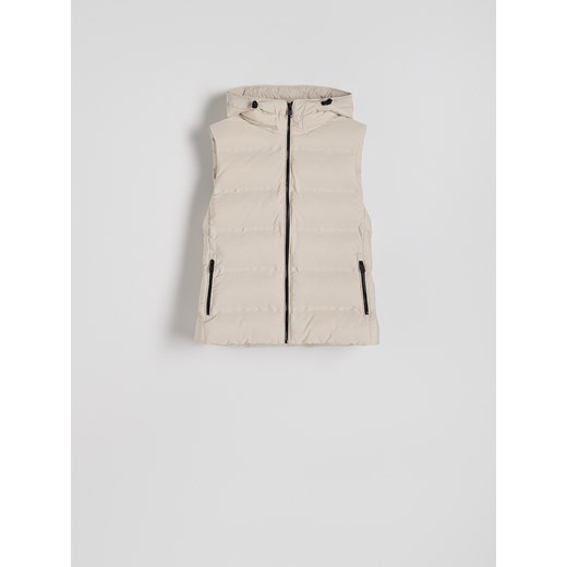 Reserved - Pikowana kamizelka z kapturem - kremowy Reserved XS promocyjna cena Reserved