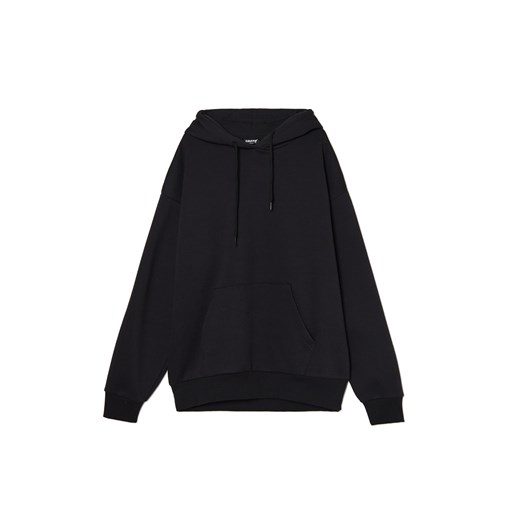 Cropp - Czarna bluza z napisem na plecach - czarny ze sklepu Cropp w kategorii Bluzy męskie - zdjęcie 179121678