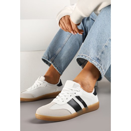 Białe Sneakersy w Stylu Tenisówek Ozdobione Paskami Jenaniela ze sklepu renee.pl w kategorii Buty sportowe damskie - zdjęcie 179124399