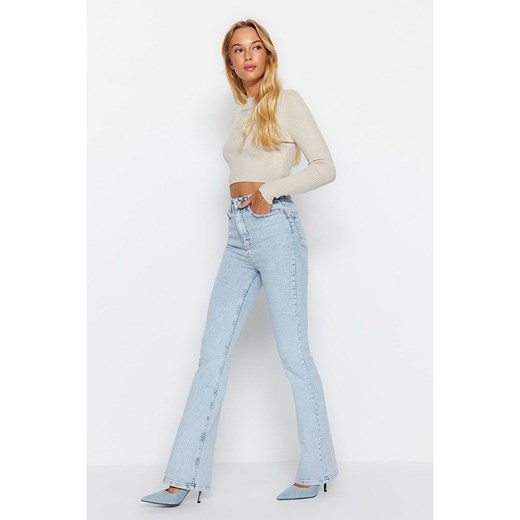 trendyol Dżinsy - Flare fit - w kolorze błękitnym ze sklepu Limango Polska w kategorii Jeansy damskie - zdjęcie 179132377