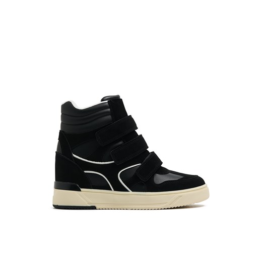 Cropp - Sneakersy za kostkę na rzep - czarny ze sklepu Cropp w kategorii Botki - zdjęcie 179138329