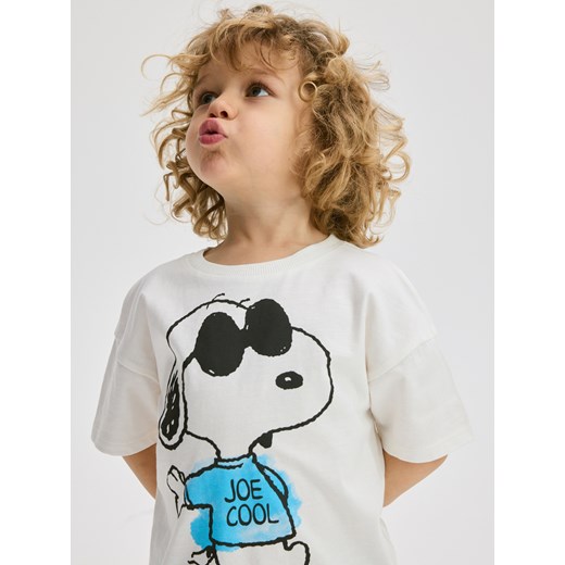 Reserved - Bawełniany t-shirt Snoopy - złamana biel ze sklepu Reserved w kategorii T-shirty chłopięce - zdjęcie 179144035