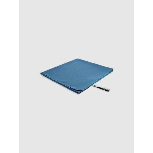 Ręcznik treningowy 4F 4FWSS25ATOWU060 - niebieski 80x170cm Sportstylestory.com