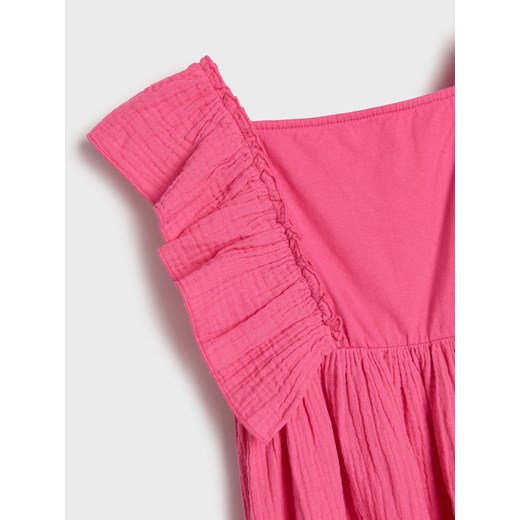 Sinsay - Sukienka z muślinowej bawełny z ozdobnymi falbanami - różowy Sinsay 128 Sinsay