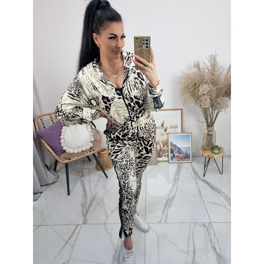 hit dres welurowy la perla z lampasem w print zwierzęcy polski produkt - jasny tygrys ze sklepu STYLOWO w kategorii Dresy damskie - zdjęcie 179173928