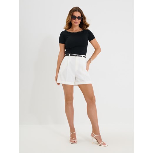 Sinsay - Szorty w kant - kremowy Sinsay S Sinsay