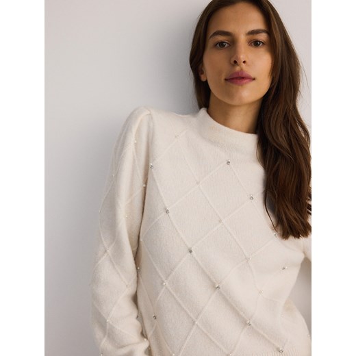 Reserved - Sweter z ozdobnymi detalami - kremowy - id: 331CZ-02M - marki Reserved - 179202946 Reserved - Sweter z ozdobnymi detalami - kremowy ze sklepu Reserved w kategorii Swetry damskie - zdjęcie 179202946