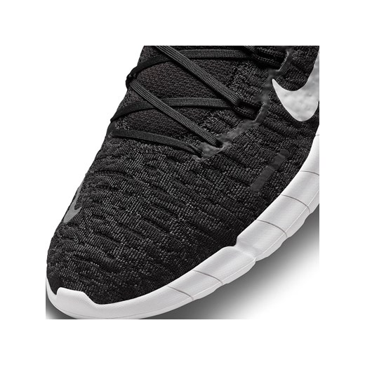 Nike Buty &quot;Free run 5.0&quot; w kolorze czarnym do biegania Nike 36,5 promocyjna cena Limango Polska