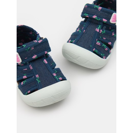 Sinsay - Sandały z aplikacją 3d - granatowy Sinsay 24 Sinsay