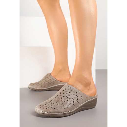 Klapki damskie Born2be bez zapięcia 