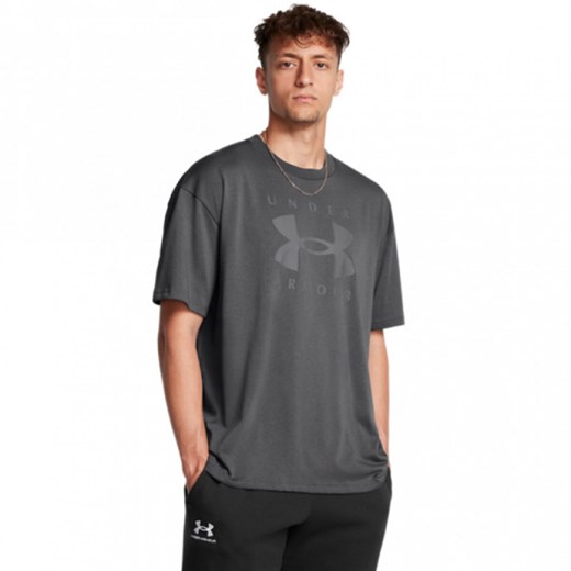 Męski t-shirt z nadrukiem Under Armour UA M Hw Os Branded Ss - szary ze sklepu Sportstylestory.com w kategorii T-shirty męskie - zdjęcie 179231737