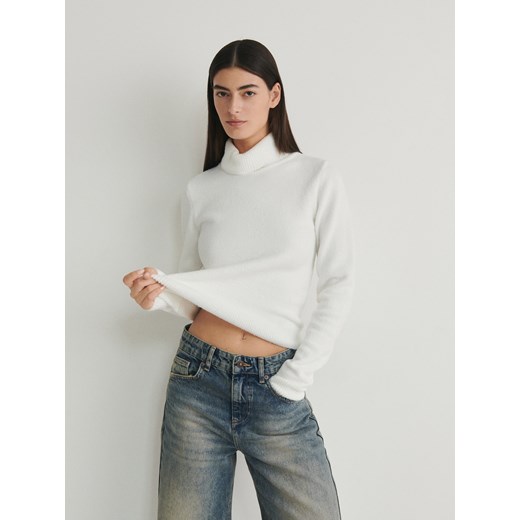 Reserved - Golf z domieszką wiskozy - złamana biel Reserved L promocja Reserved