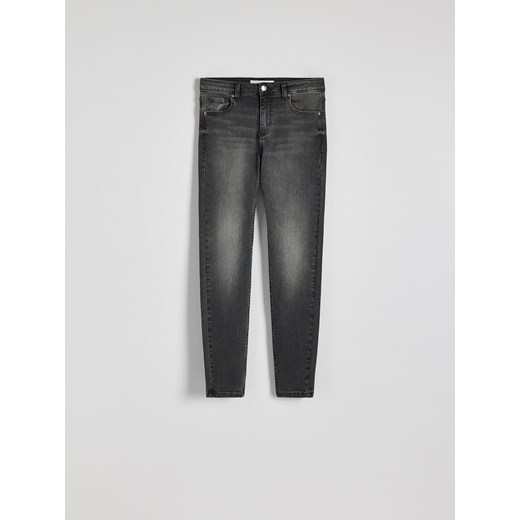 Reserved - Jeansy slim fit ze średnim stanem - szary Reserved 42 promocja Reserved