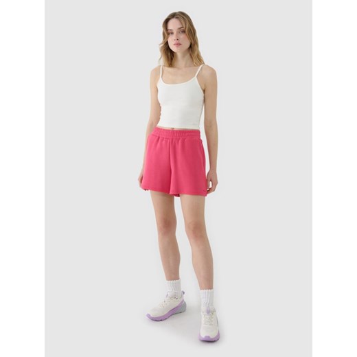 Damskie spodenki dresowe 4F 4FWSS25TSHOF540 - różowe ze sklepu Sportstylestory.com w kategorii Szorty - zdjęcie 179257468
