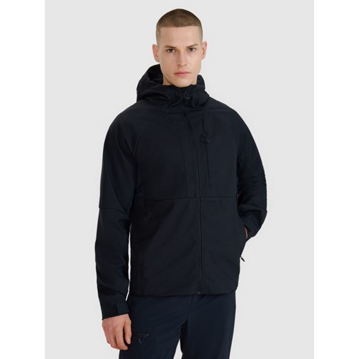 Męski softshell z kapturem 4F 4FWSS25TSOFM313 - czarny ze sklepu Sportstylestory.com w kategorii Kurtki męskie - zdjęcie 179257565