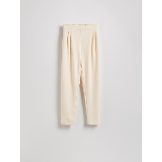 Reserved - Spodnie jogger z zakładkami - jasnożółty Reserved L Reserved