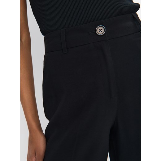 Mohito - Czarne spodnie z wiskozą - czarny Mohito 34 Mohito
