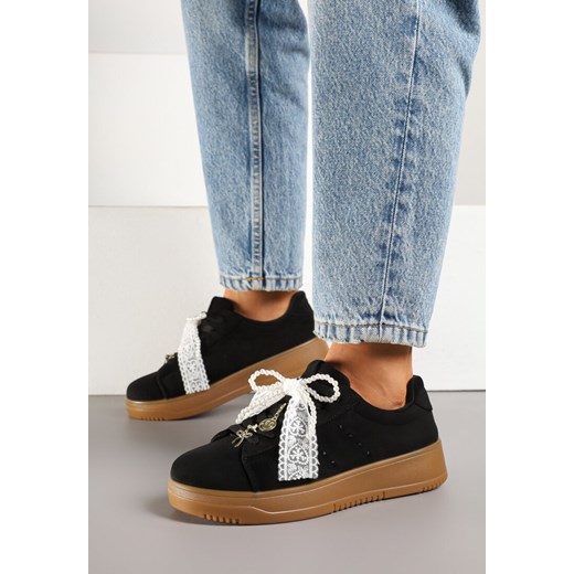 Czarne Sneakersy na Grubej Podeszwie z Ozdobnymi Kokardkami Divelia ze sklepu born2be.pl w kategorii Buty sportowe damskie - zdjęcie 179276048