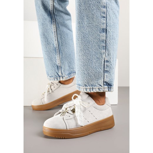 Szare Sneakersy na Grubej Podeszwie z Ozdobnymi Kokardkami Divelia ze sklepu born2be.pl w kategorii Buty sportowe damskie - zdjęcie 179276057