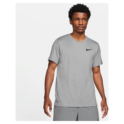 Męska koszulka z krótkim rękawem Nike Pro Dri-FIT - Szary ze sklepu Nike poland w kategorii T-shirty męskie - zdjęcie 179308417
