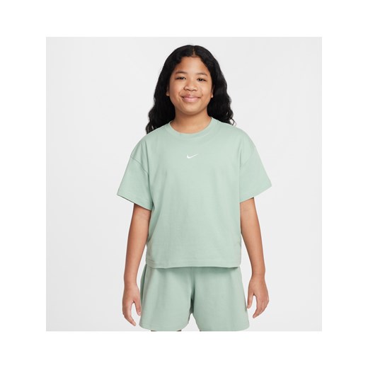 T-shirt dla dużych dzieci (dziewcząt) Nike Sportswear Essential - Zieleń ze sklepu Nike poland w kategorii Bluzki dziewczęce - zdjęcie 179308476