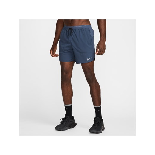 Męskie spodenki do biegania z wszytą bielizną 18 cm Nike Dri-FIT Stride - Niebieski ze sklepu Nike poland w kategorii Spodenki męskie - zdjęcie 179308569