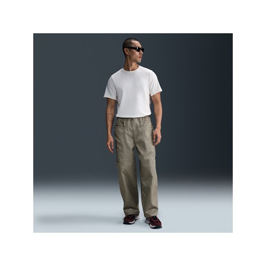 Męskie spodnie utility Nike Life - Zieleń ze sklepu Nike poland w kategorii Spodnie męskie - zdjęcie 179308696
