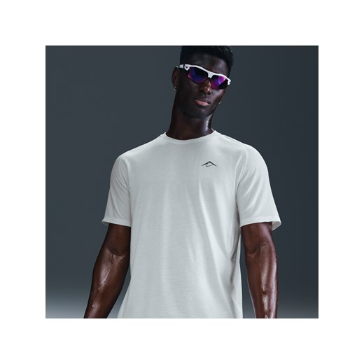 Męska koszulka z krótkim rękawem do biegania Dri-FIT ADV Nike Solar Chase - Biel ze sklepu Nike poland w kategorii T-shirty męskie - zdjęcie 179308977