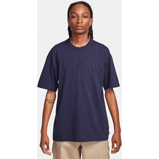 T-shirt męski Nike Sportswear Premium Essentials - Niebieski ze sklepu Nike poland w kategorii T-shirty męskie - zdjęcie 179309078
