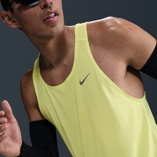 T-shirt męski Nike żółty sportowy z krótkim rękawem