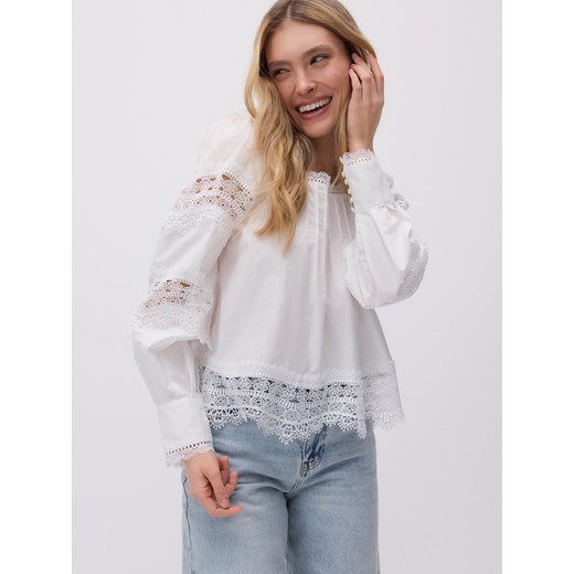 Reserved - Bawełniana bluzka w wiązaniami - biały ze sklepu Reserved w kategorii Bluzki damskie - zdjęcie 179322327