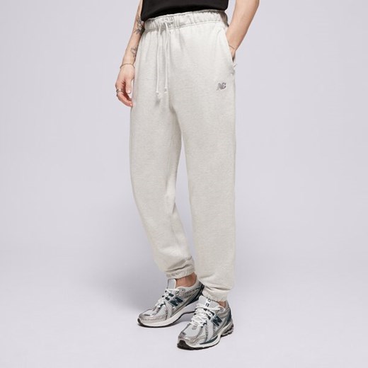 NEW BALANCE SPODNIE ATHLETICS FRENCH TERRY JOGGER ze sklepu Sizeer w kategorii Spodnie męskie - zdjęcie 179330196