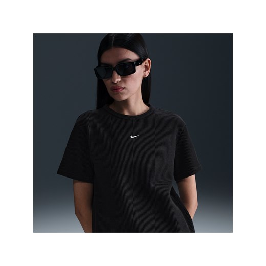 Damska koszulka o luźnym kroju z krótkim rękawem Nike Sportswear Chill Waffle - Czerń ze sklepu Nike poland w kategorii Bluzki damskie - zdjęcie 179332218