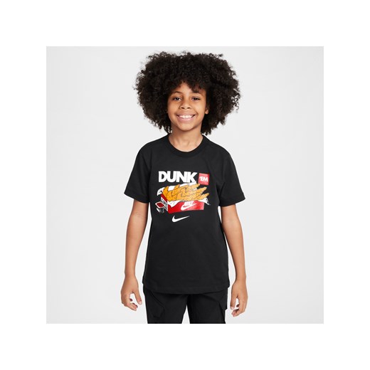 T-shirt dla dużych dzieci Nike Sportswear - Czerń ze sklepu Nike poland w kategorii T-shirty chłopięce - zdjęcie 179332259
