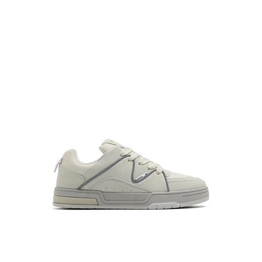 Cropp - Buty sneakersy z efektem reflective - jasny szary ze sklepu Cropp w kategorii Buty sportowe męskie - zdjęcie 179342165